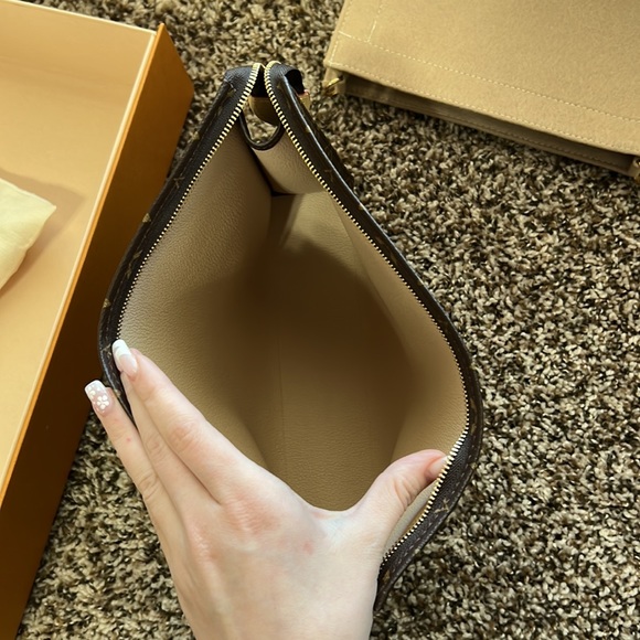 Louis Vuitton toiletry 26 *SOLD - Picture 10 of 15